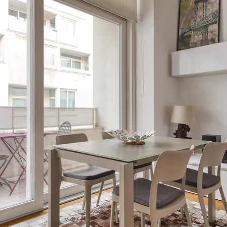 Modern Retreat In The Heart Of Milan Apartment Exterior photo
